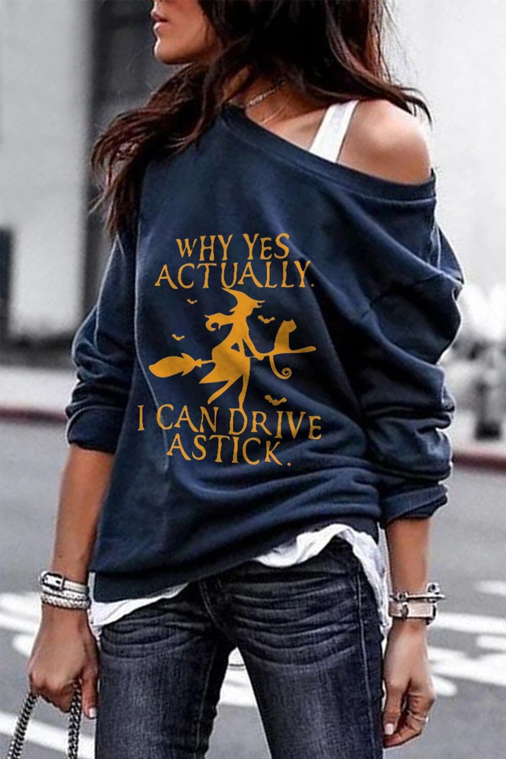 2021 autumn and winter long-sleeved Amazon independent station foreign trade all-match Halloween witch print round neck sweater women spot